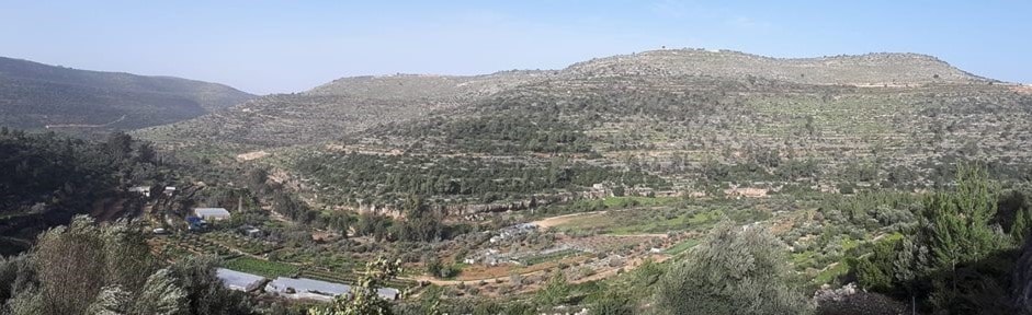 جبال تحف بشقبة جبال تحف بشقبة