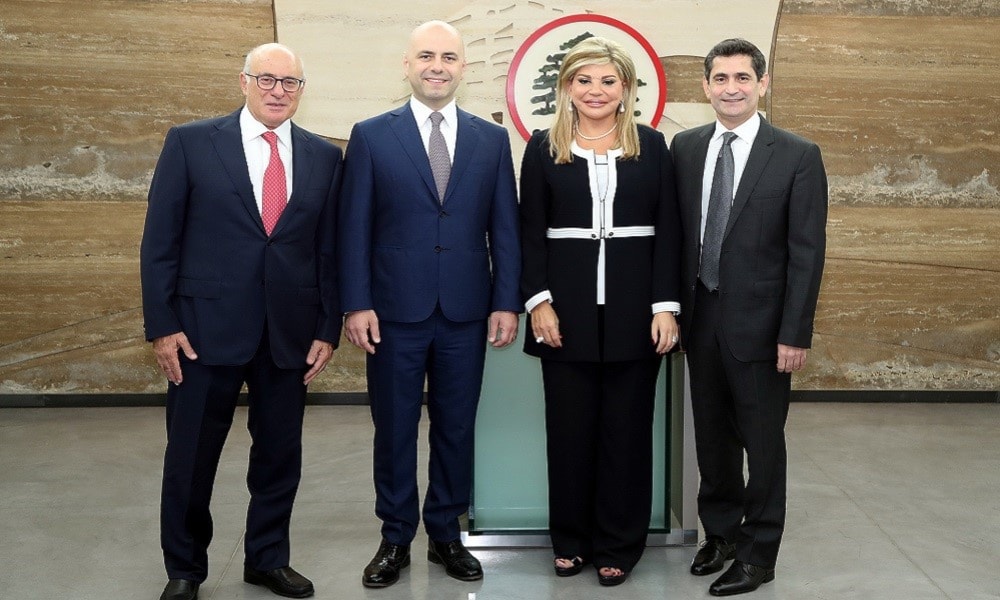 قيومجيان تقدم بإسم وزراء حزب القوات اللبنانية بنصّ "مبادرة حل" لعودة النازحين السوريين إلى بلادهم قيومجيان تقدم بإسم وزراء حزب القوات اللبنانية بنصّ "مبادرة حل" لعودة النازحين السوريين إلى بلادهم