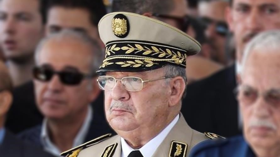 قائد الجيش الجزائري أحمد قايد صالح قائد الجيش الجزائري أحمد قايد صالح