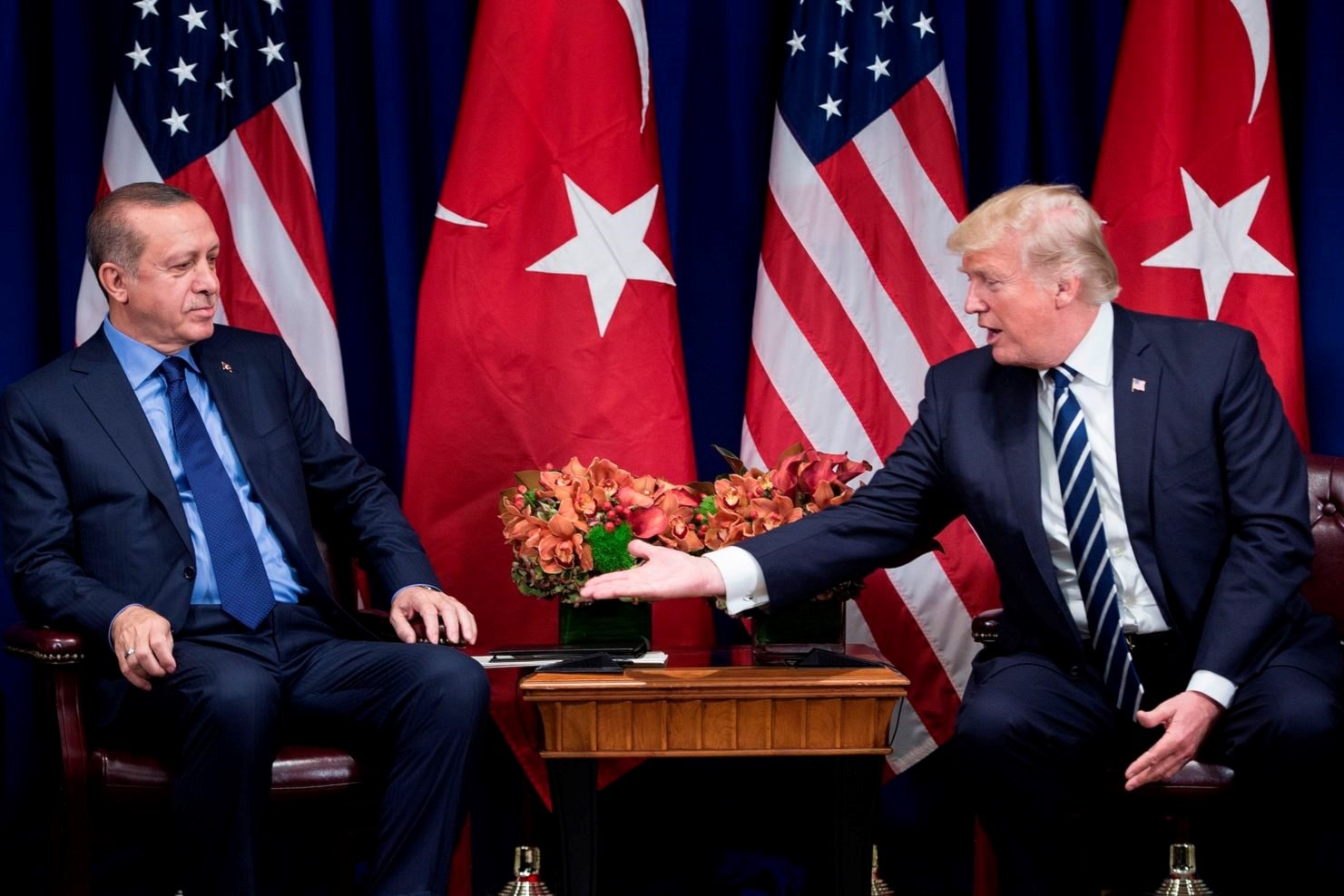 مسرحية الشمال السوري والشمال الشرقي يتقاسمها ترامب وأردوغان مسرحية الشمال السوري والشمال الشرقي يتقاسمها ترامب وأردوغان