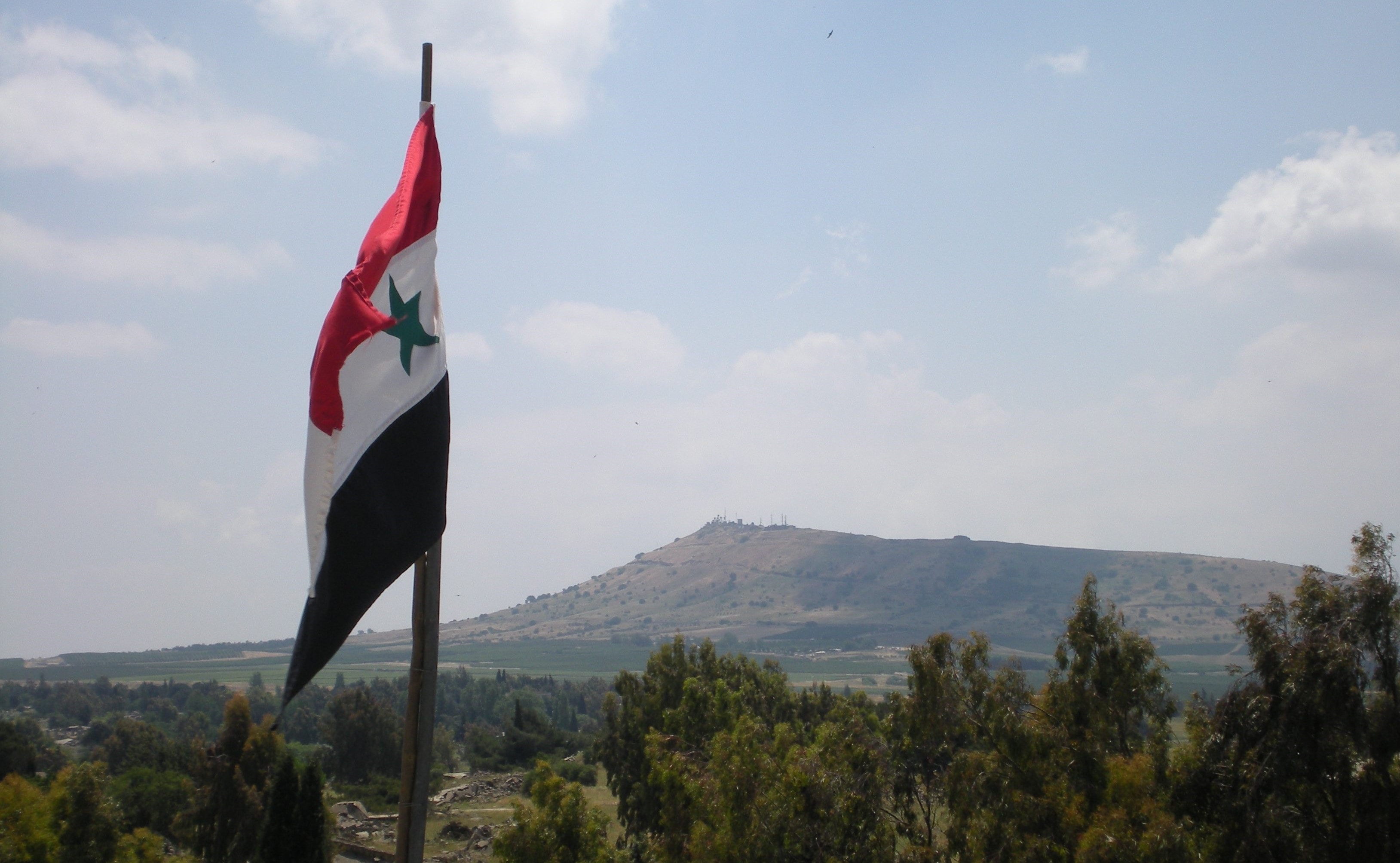 ما كان لإسرائيل أن تغفل مشروع المقاومة الشعبية الجولانية التي أنشأها الشهيد سمير القنطار ما كان لإسرائيل أن تغفل مشروع المقاومة الشعبية الجولانية التي أنشأها الشهيد سمير القنطار