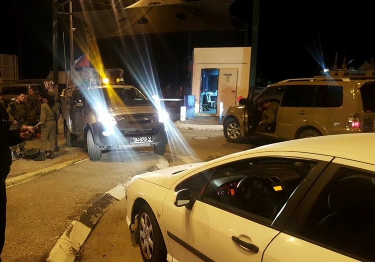 إصابة جنديّين إسرائيليين في عملية دهس غرب رام الله واستشهاد المنفّذين إصابة جنديّين إسرائيليين في عملية دهس غرب رام الله واستشهاد المنفّذين