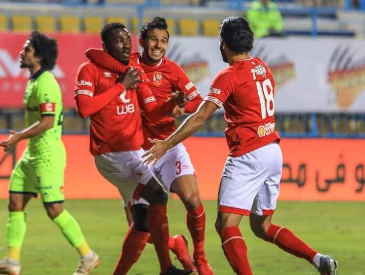 فاز الأهلي على بتروجت 4-0 فاز الأهلي على بتروجت 4-0