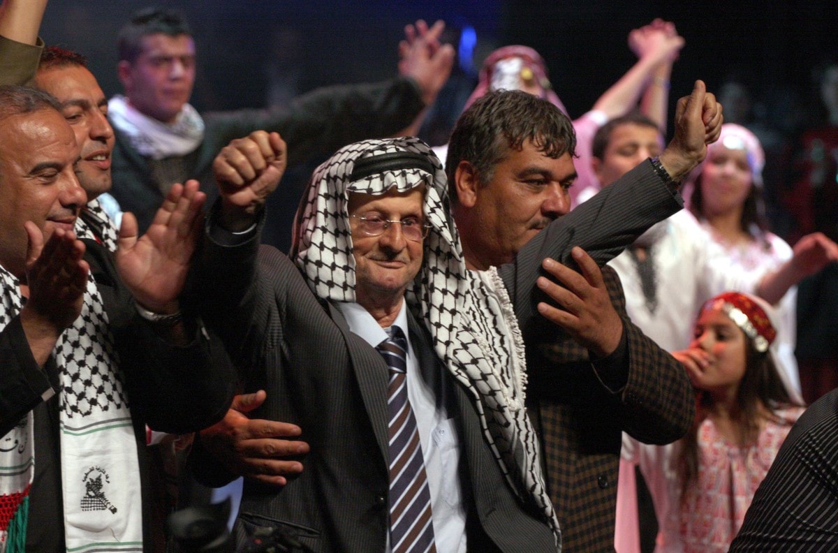 أبو عرب إبن الأرض وإبن المخيمات، الذي لم يتنازل عن شبرٍ من أرض فلسطين الكاملة أبو عرب إبن الأرض وإبن المخيمات، الذي لم يتنازل عن شبرٍ من أرض فلسطين الكاملة