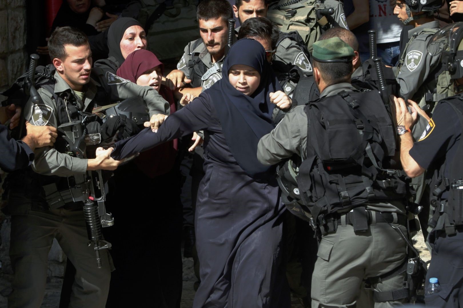 الأسيرات الفلسطينيات في اليوم العالمي للمرأة الأسيرات الفلسطينيات في اليوم العالمي للمرأة