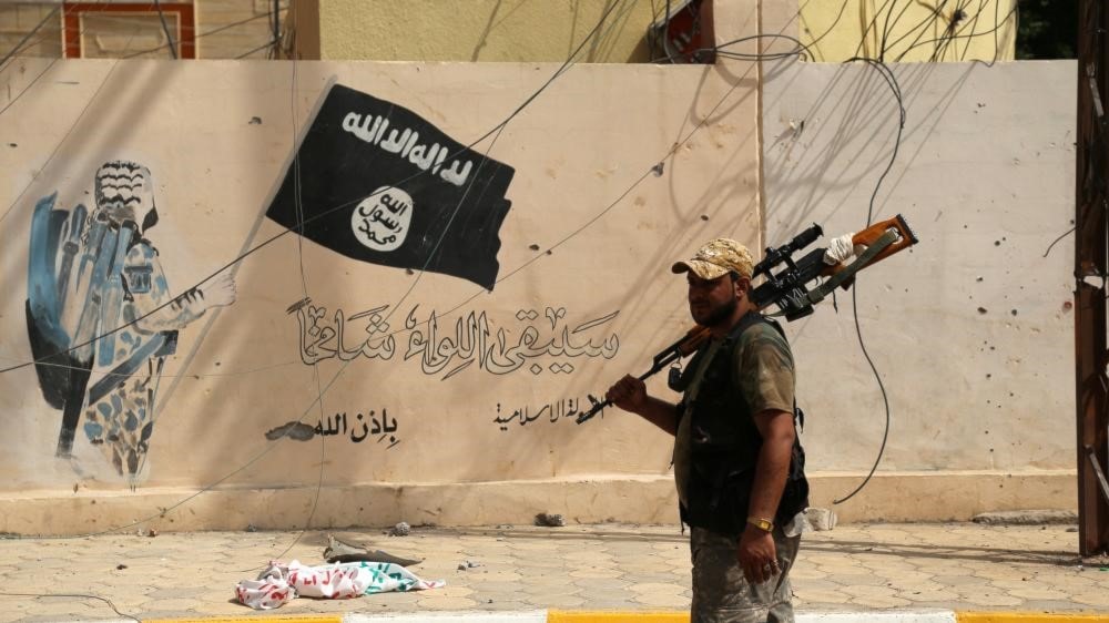 إن التعصّب هو ردّة فكرية، وهو لا يحمي المقدّسات بل يؤدّي إلى التفريط فيها إن التعصّب هو ردّة فكرية، وهو لا يحمي المقدّسات بل يؤدّي إلى التفريط فيها