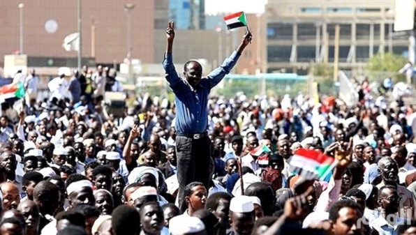 المعارضة السودانية تدعو للتظاهر اليوم المعارضة السودانية تدعو للتظاهر اليوم