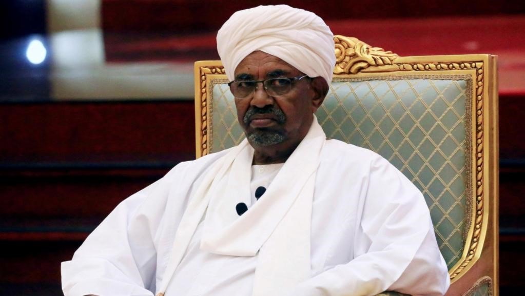 30 عاماً أمضاها عمر البشير في حُكم بلد بوسائل سياسية أفضت إلى تمريغ أنف السودان بالوحل 30 عاماً أمضاها عمر البشير في حُكم بلد بوسائل سياسية أفضت إلى تمريغ أنف السودان بالوحل