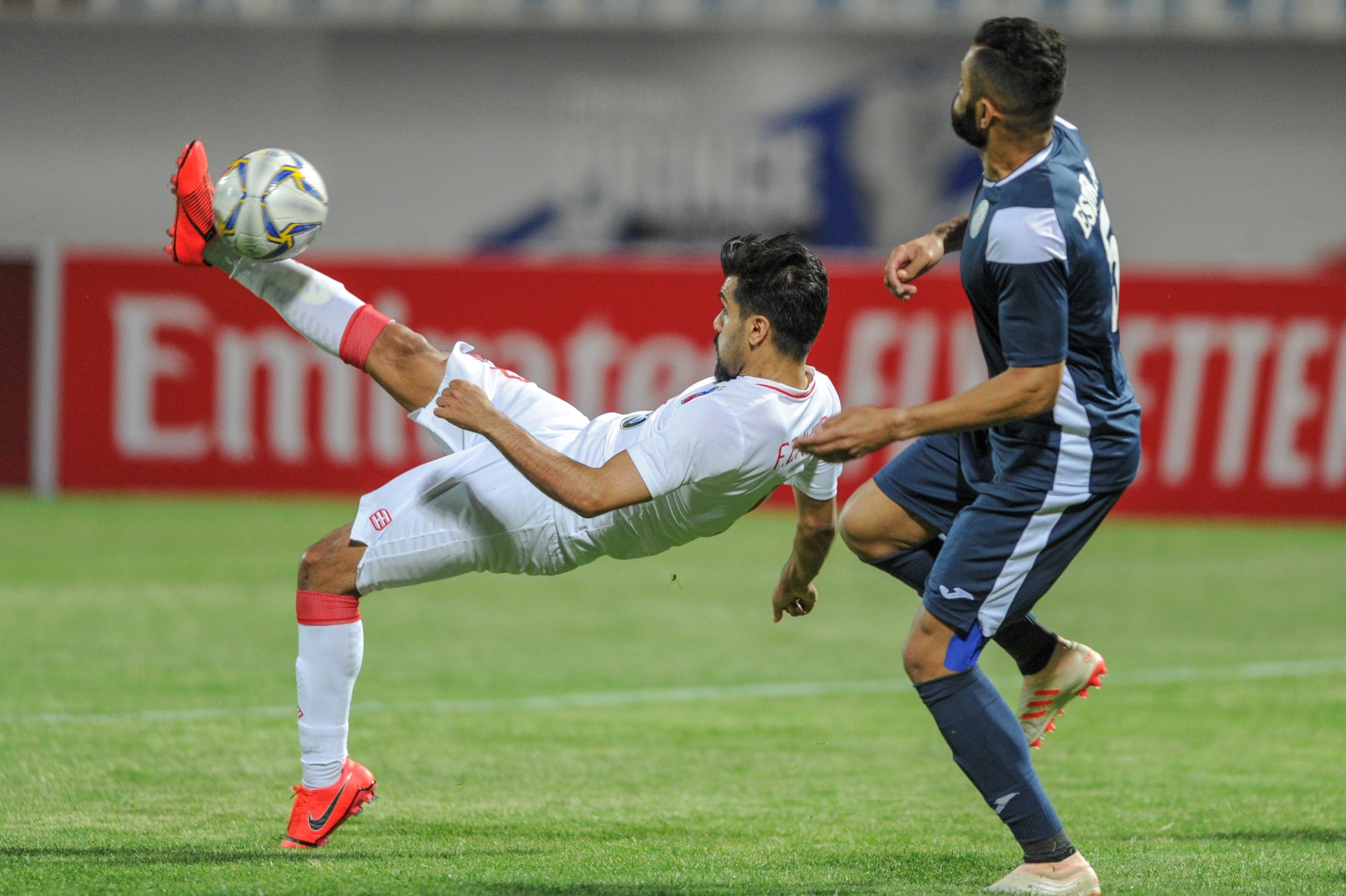 فاز الكويت بنتيجة 2-1 فاز الكويت بنتيجة 2-1
