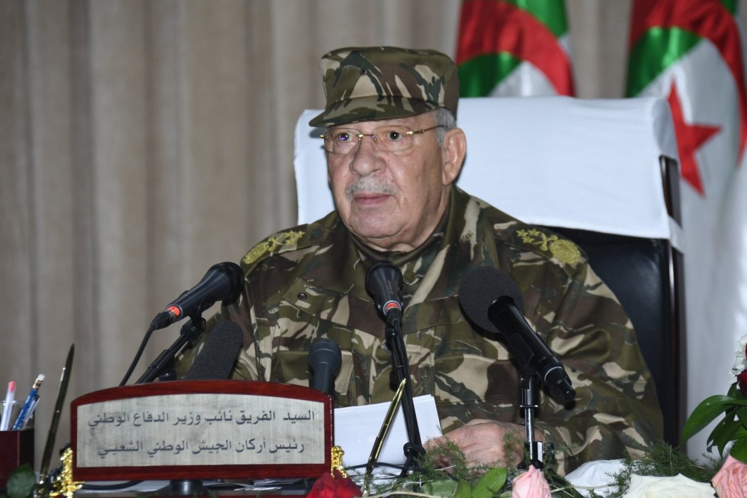 صالح: على الاطراف المتعنتة ان تعلم ان الشعب هو سيد في قراراته وهو من سيفصل في الأمر عند انتخاب الرئيس الجديد صالح: على الاطراف المتعنتة ان تعلم ان الشعب هو سيد في قراراته وهو من سيفصل في الأمر عند انتخاب الرئيس الجديد