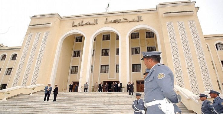 إحالة عدد من الشخصيات الجزائرية للمحكمة العليا بسبب ملفات فساد إحالة عدد من الشخصيات الجزائرية للمحكمة العليا بسبب ملفات فساد