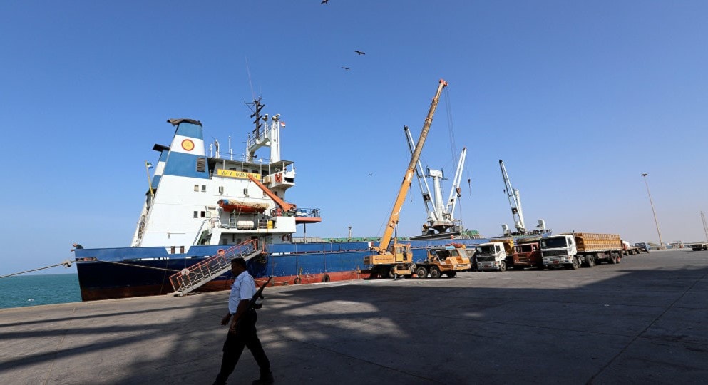 الجيش اليمني يبدأ إعادة انتشار أحادية في موانئ الحديدة وحكومة هادي تشكّك الجيش اليمني يبدأ إعادة انتشار أحادية في موانئ الحديدة وحكومة هادي تشكّك