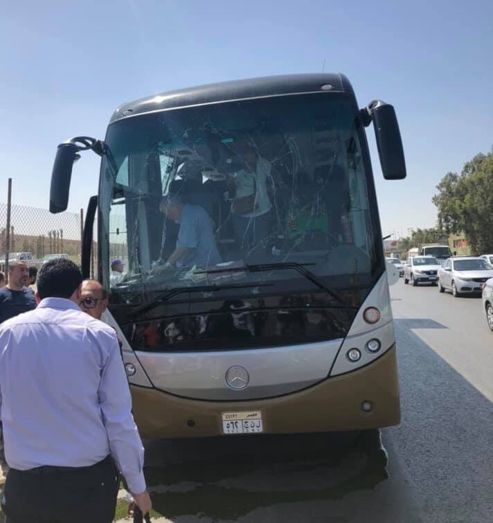انفجار يستهدف حافلة سياحية عند المتحف المصري في الجيزة انفجار يستهدف حافلة سياحية عند المتحف المصري في الجيزة