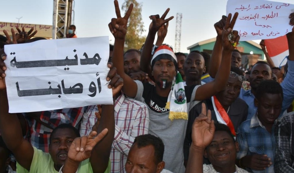 قوى الحرية والتغيير تتهم المجلس العسكري بالمماطلة وتهدد بالعصيان المدني قوى الحرية والتغيير تتهم المجلس العسكري بالمماطلة وتهدد بالعصيان المدني