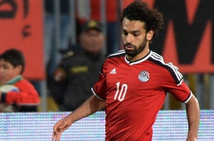 يتقدّم التشكيلة النجم محمد صلاح يتقدّم التشكيلة النجم محمد صلاح