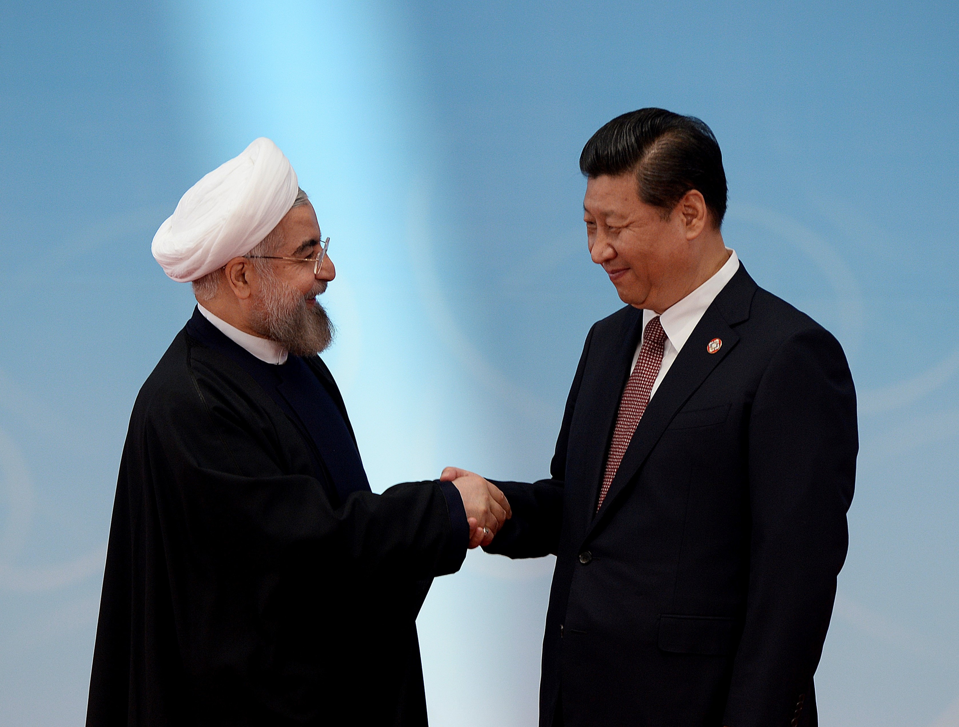الرئيس الصيني يبلغ روحاني عزم بكين على تطوير علاقاتها مع إيران بشكل مطرد الرئيس الصيني يبلغ روحاني عزم بكين على تطوير علاقاتها مع إيران بشكل مطرد