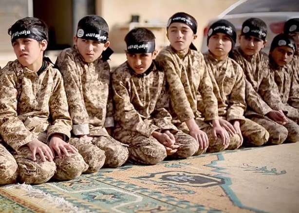 من المُحزِن أن نقابل الجيل الرابع والخامس من الثورة التكنولوجية بالجيل السادس من موجات التخلّف من المُحزِن أن نقابل الجيل الرابع والخامس من الثورة التكنولوجية بالجيل السادس من موجات التخلّف