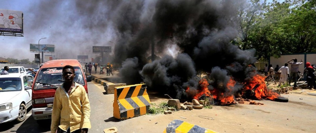 المجلس العسكري السوداني يتبرأ من فض الاعتصام بالقوة المجلس العسكري السوداني يتبرأ من فض الاعتصام بالقوة
