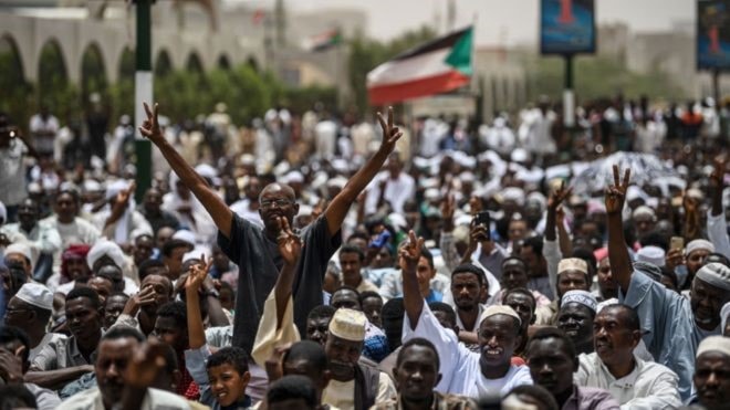 صورة أرشيفية من مظاهرات السودان (أ ف ب) صورة أرشيفية من مظاهرات السودان (أ ف ب)