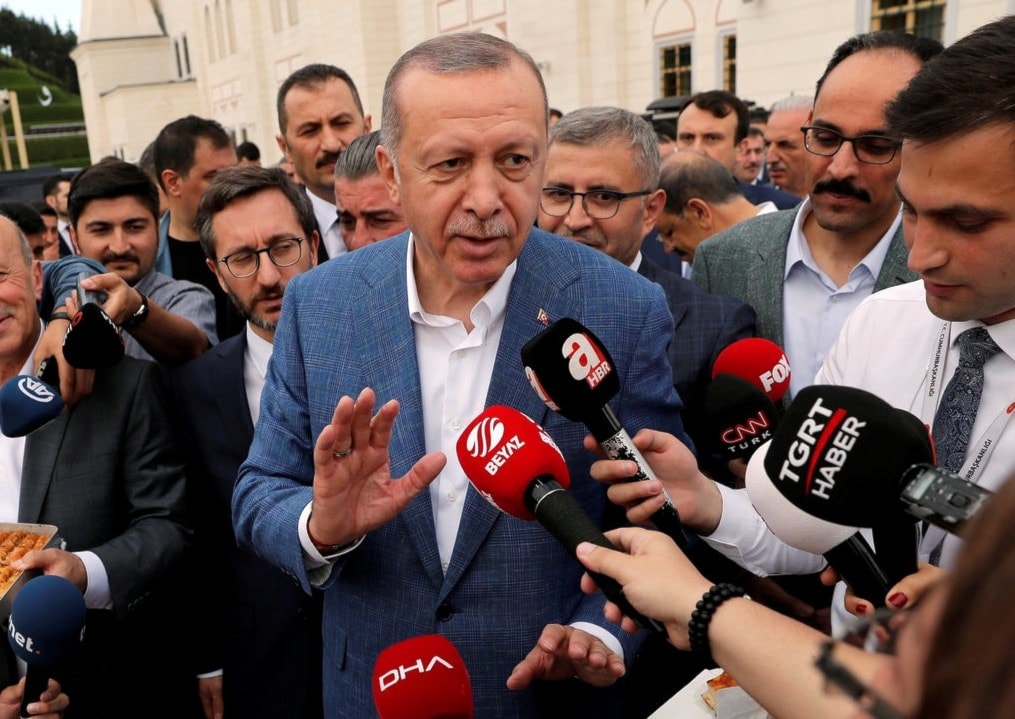 إردوغان ينوي استخدام علاقته "الجيدة" بترامب لحل المشكلة بين البلدين إردوغان ينوي استخدام علاقته "الجيدة" بترامب لحل المشكلة بين البلدين