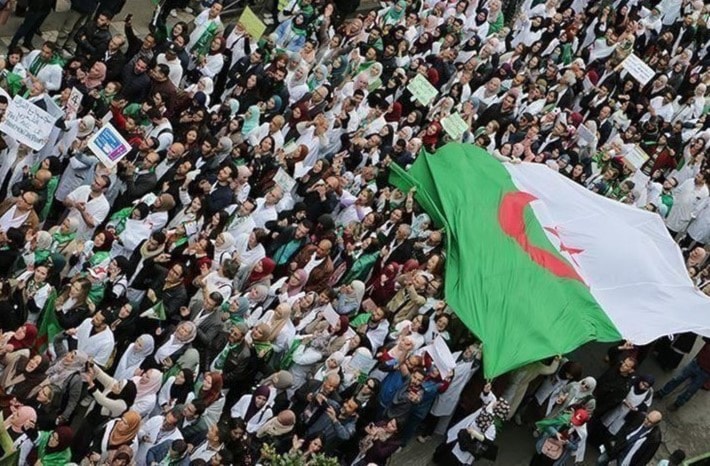 الجزائر.. في الطريق إلى الجمهورية الثانية؟ الجزائر.. في الطريق إلى الجمهورية الثانية؟
