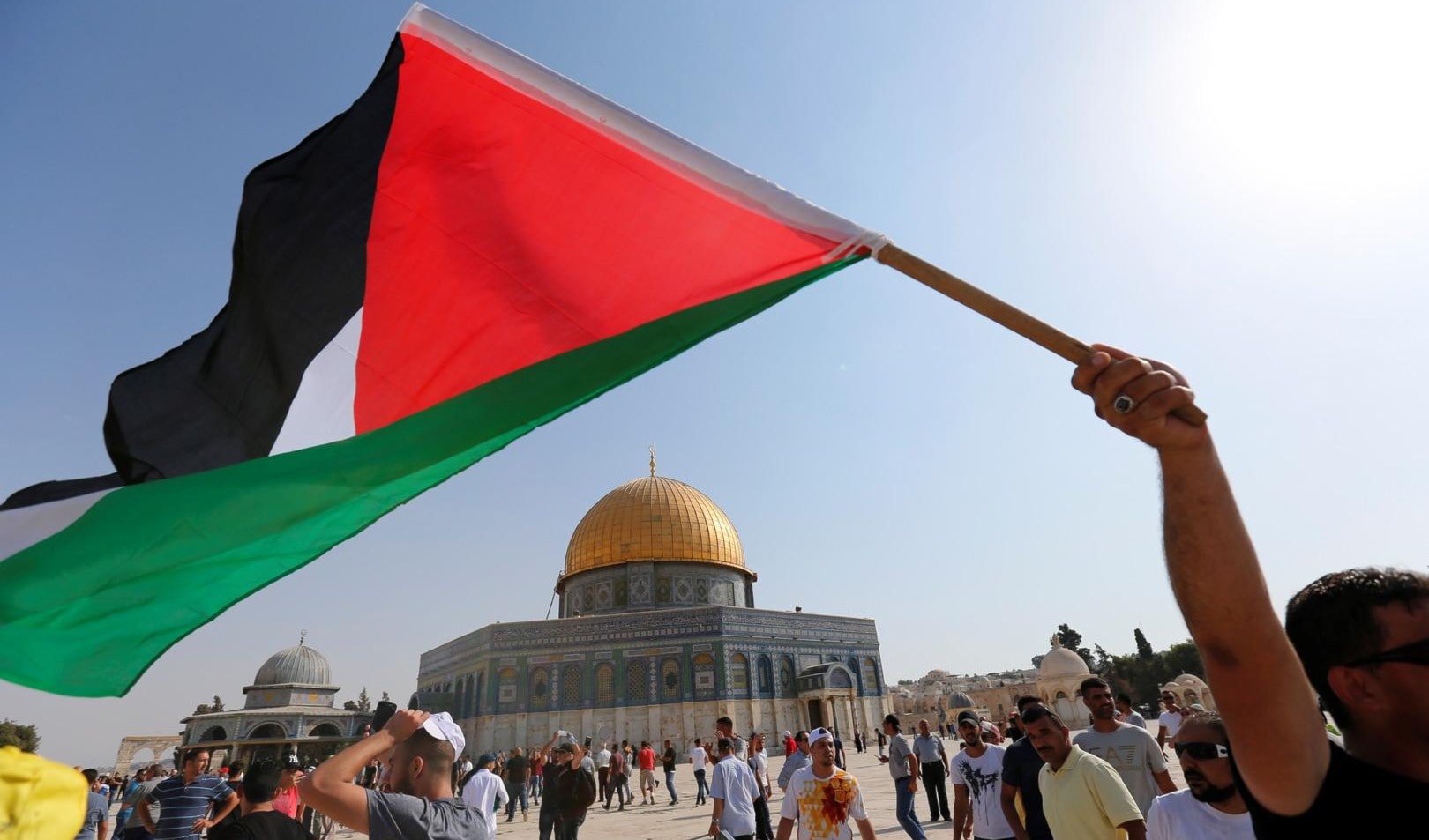 صائب عريقات اعتبر أن الأميركيين والإسرائيليين لا يريدون السلام على أساس القانون الدولي صائب عريقات اعتبر أن الأميركيين والإسرائيليين لا يريدون السلام على أساس القانون الدولي