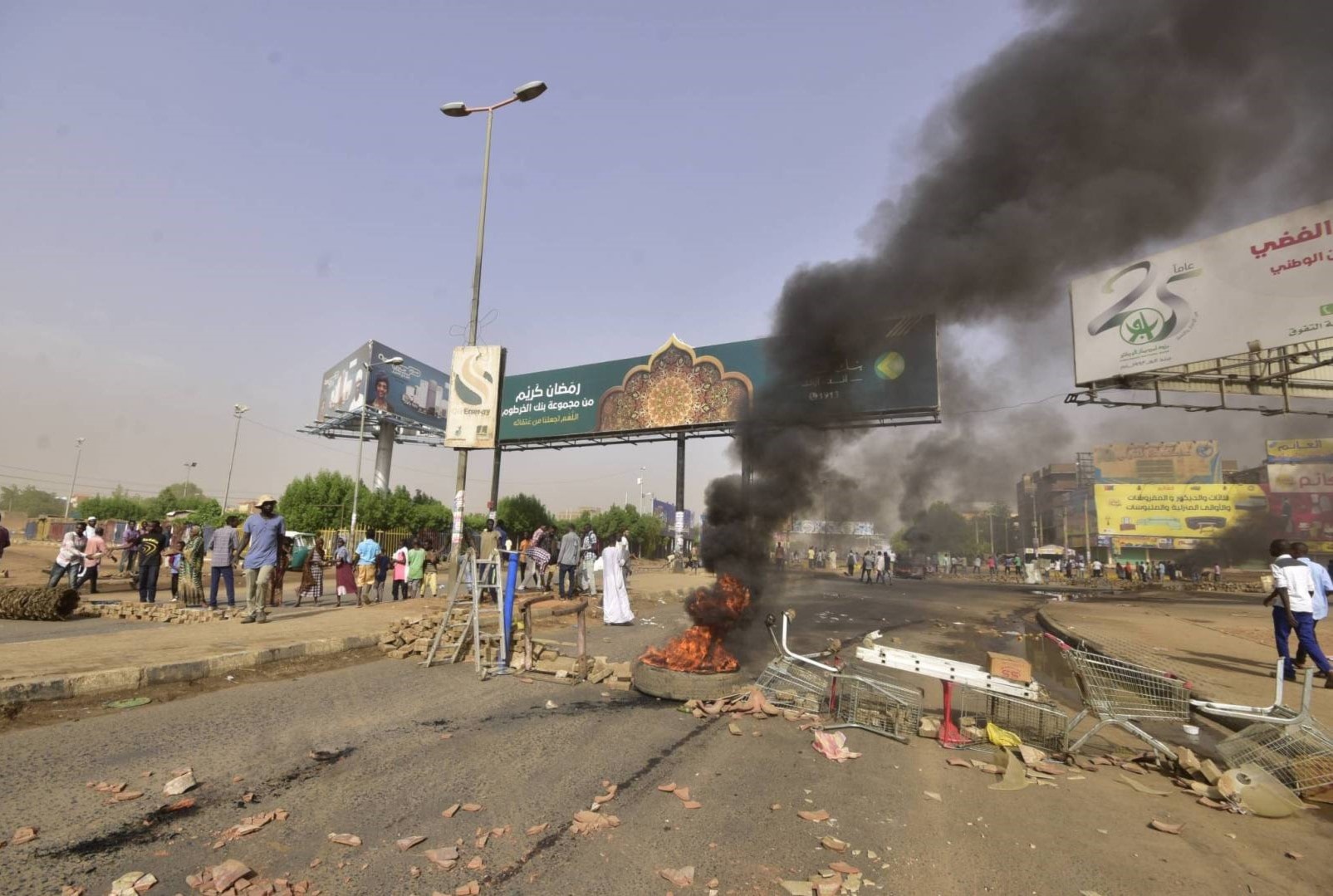 تجمع المهنيين السودانيين يدعو إلى مواصلة العصيان المدني الشامل حتى إسقاط النظام تجمع المهنيين السودانيين يدعو إلى مواصلة العصيان المدني الشامل حتى إسقاط النظام