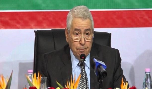 بن صالح يدعو الطبقة السياسية والمجتمع المدني إلى اختيار سبيل الحوار الشامل للوصول إلى مسار توافقي بن صالح يدعو الطبقة السياسية والمجتمع المدني إلى اختيار سبيل الحوار الشامل للوصول إلى مسار توافقي