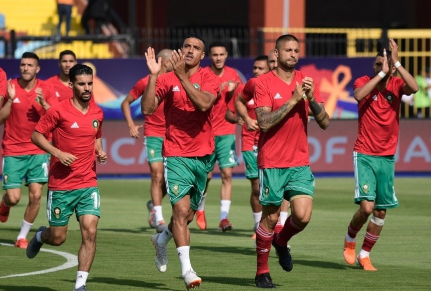 قدّم المنتخبان المغربي والجزائري أداء رائعاً في المباراتين الأوليين (أ ف ب) قدّم المنتخبان المغربي والجزائري أداء رائعاً في المباراتين الأوليين (أ ف ب)