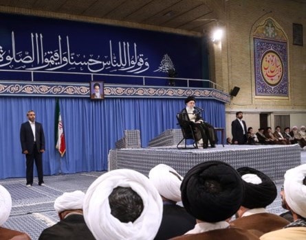 خامنئي: قرصنة بريطانيا الخبيثة لن تبقى دون رد خامنئي: قرصنة بريطانيا الخبيثة لن تبقى دون رد