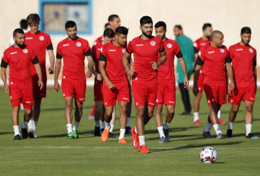 لاعبو منتخب تونس في حصة تدريبية (أ ف ب) لاعبو منتخب تونس في حصة تدريبية (أ ف ب)