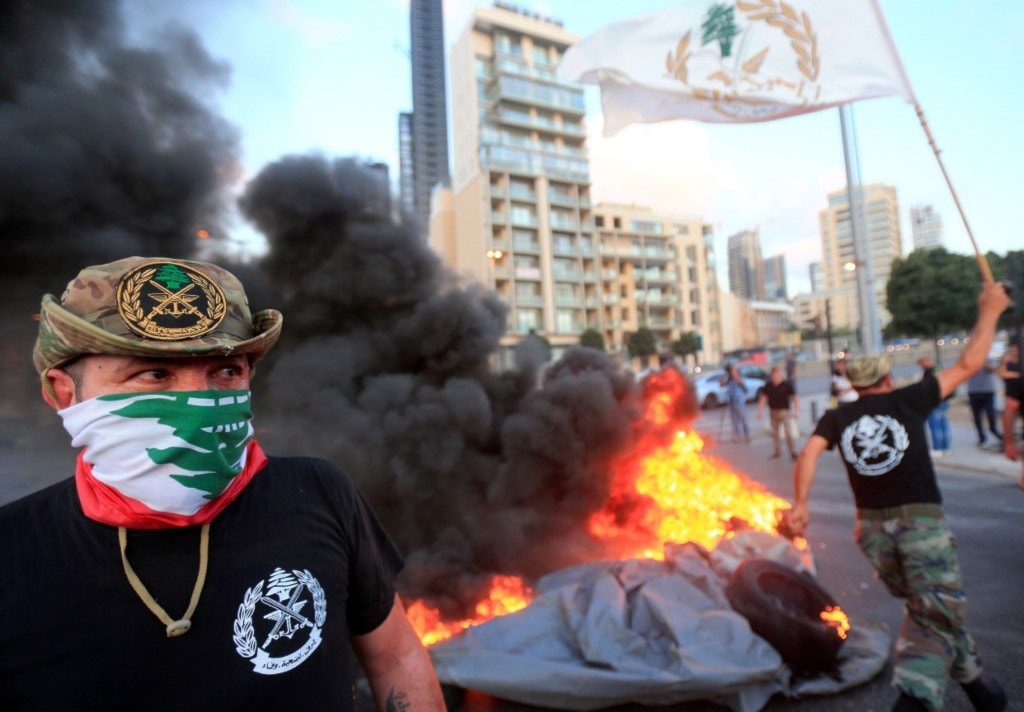 من اعتصام العسكريين المتقاعدين ضد الموازنة وسط بيروت (أ ف ب) من اعتصام العسكريين المتقاعدين ضد الموازنة وسط بيروت (أ ف ب)