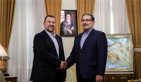 شمخاني خلال استقباله وفداً من حركة حماس برئاسة نائب رئيس المكتب السياسي صالح العاروري شمخاني خلال استقباله وفداً من حركة حماس برئاسة نائب رئيس المكتب السياسي صالح العاروري