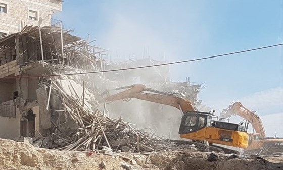 قوات الاحتلال تواصل سياسة هدم المنازل في وادي عارة قوات الاحتلال تواصل سياسة هدم المنازل في وادي عارة