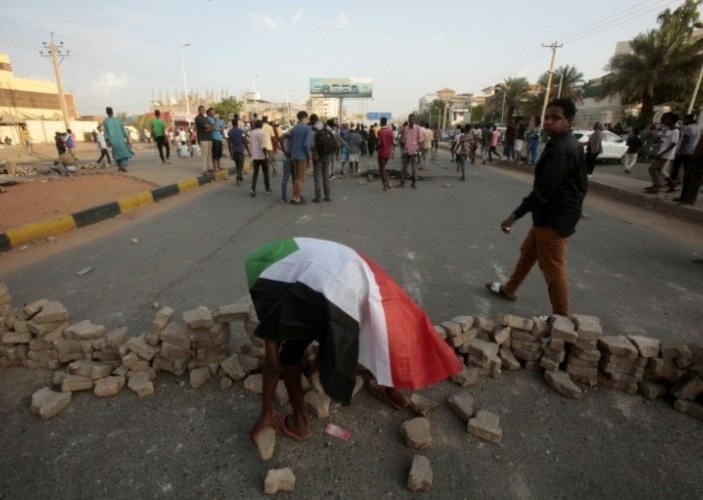 حظر للتجوال في عدة مدن بعد مقتل 8 طلاب سودانيين بولاية شمال كردفان حظر للتجوال في عدة مدن بعد مقتل 8 طلاب سودانيين بولاية شمال كردفان