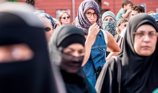 المسلمون ما بين الاعتدال والتصارُع في العاصمة الكندية ! المسلمون ما بين الاعتدال والتصارُع في العاصمة الكندية !