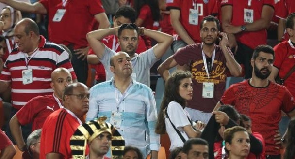 الخسارة ألقت بظلالها الوخيمة على ملايين المصريين الخسارة ألقت بظلالها الوخيمة على ملايين المصريين