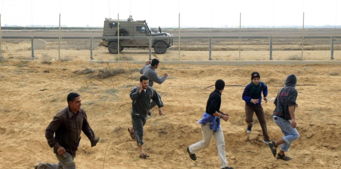 الجيش الإسرائيلي يعلن إصابة 3 من جنوده بينهم ضابط عند السياج الفاصل مع قطاع غزة الجيش الإسرائيلي يعلن إصابة 3 من جنوده بينهم ضابط عند السياج الفاصل مع قطاع غزة