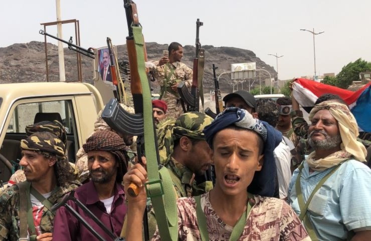 رئيس المجلس الانتقالي الجنوبي يتجاهل الدعوة السعودية لسحب قواته من عدن رئيس المجلس الانتقالي الجنوبي يتجاهل الدعوة السعودية لسحب قواته من عدن