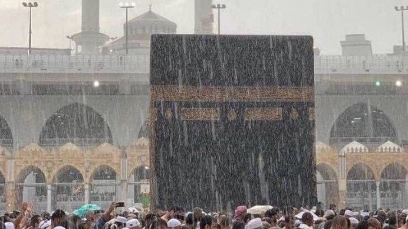 الأقصى والقدس في هتافات حجاج بيت الله الحرام والأمطار الغزيرة تواكب مناسكهم الأخيرة الأقصى والقدس في هتافات حجاج بيت الله الحرام والأمطار الغزيرة تواكب مناسكهم الأخيرة