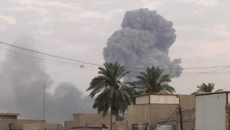 مصادر للميادين: استهداف معسكر الصقر العراقي بقصف طائرة مجهولة مصادر للميادين: استهداف معسكر الصقر العراقي بقصف طائرة مجهولة