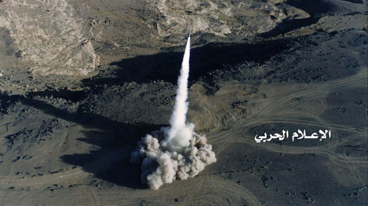 تجمّعات التحالف السعودي تتعرض لعدد كبير من الصواريخ الباليستية اليمنية تجمّعات التحالف السعودي تتعرض لعدد كبير من الصواريخ الباليستية اليمنية