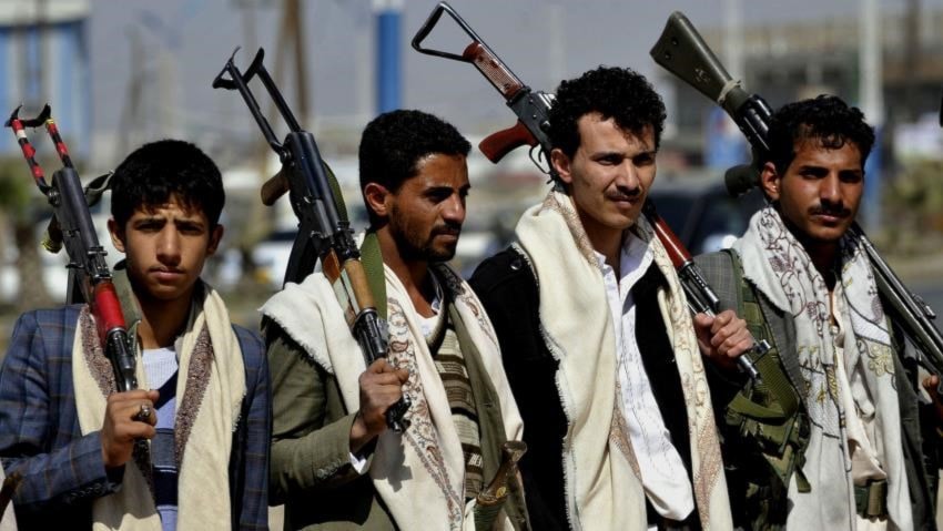 الصورة لمقاتلين من أنصار الله في اليمن (أناضول) الصورة لمقاتلين من أنصار الله في اليمن (أناضول)