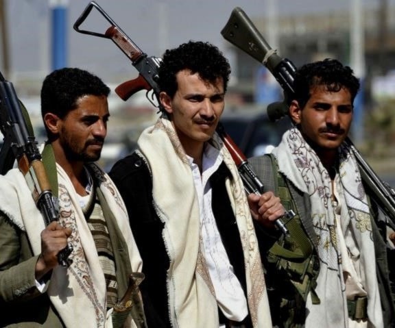 الصورة لمقاتلين من أنصار الله في اليمن (أناضول) الصورة لمقاتلين من أنصار الله في اليمن (أناضول)