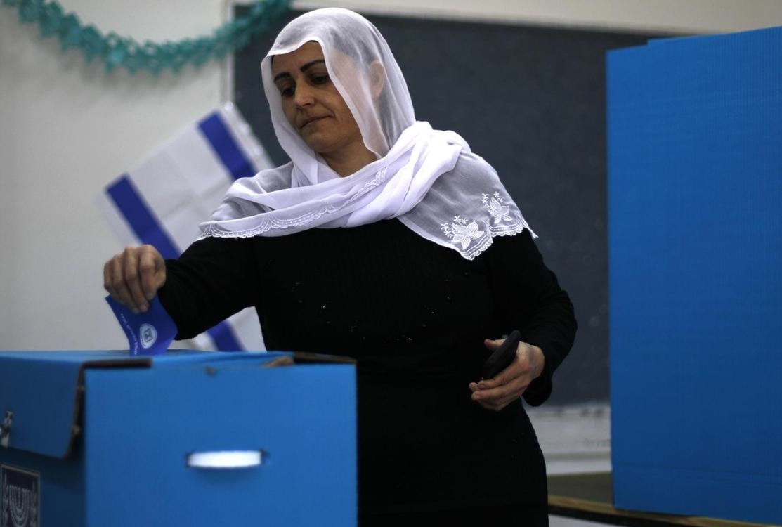 انطلاق انتخابات الكنيست في إسرائيل.. ونتنياهو أمام صراعِ الاستمرار رئيساً للحكومة انطلاق انتخابات الكنيست في إسرائيل.. ونتنياهو أمام صراعِ الاستمرار رئيساً للحكومة