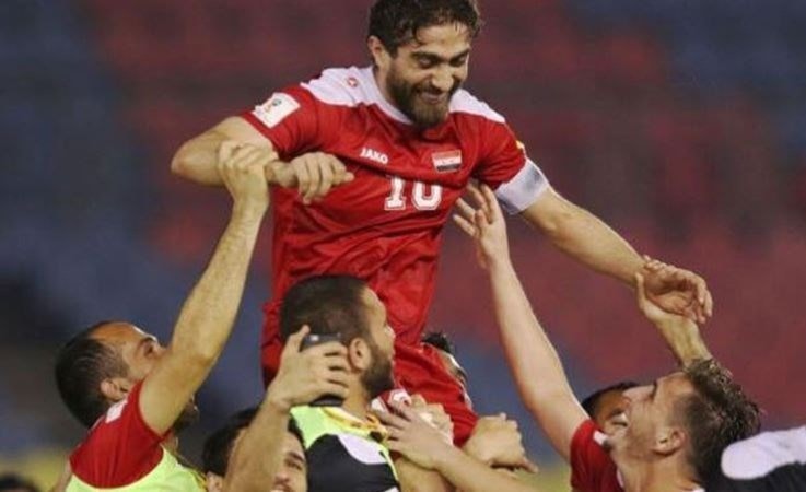 يواصل فراس الخطيب تحقيق الإنجازات رغم أعوامه الـ 37 يواصل فراس الخطيب تحقيق الإنجازات رغم أعوامه الـ 37