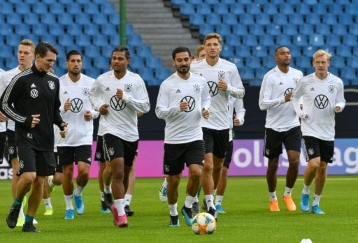 مواجهة قوية لألمانيا أمام إيرلندا الشمالية (أ ف ب) مواجهة قوية لألمانيا أمام إيرلندا الشمالية (أ ف ب)