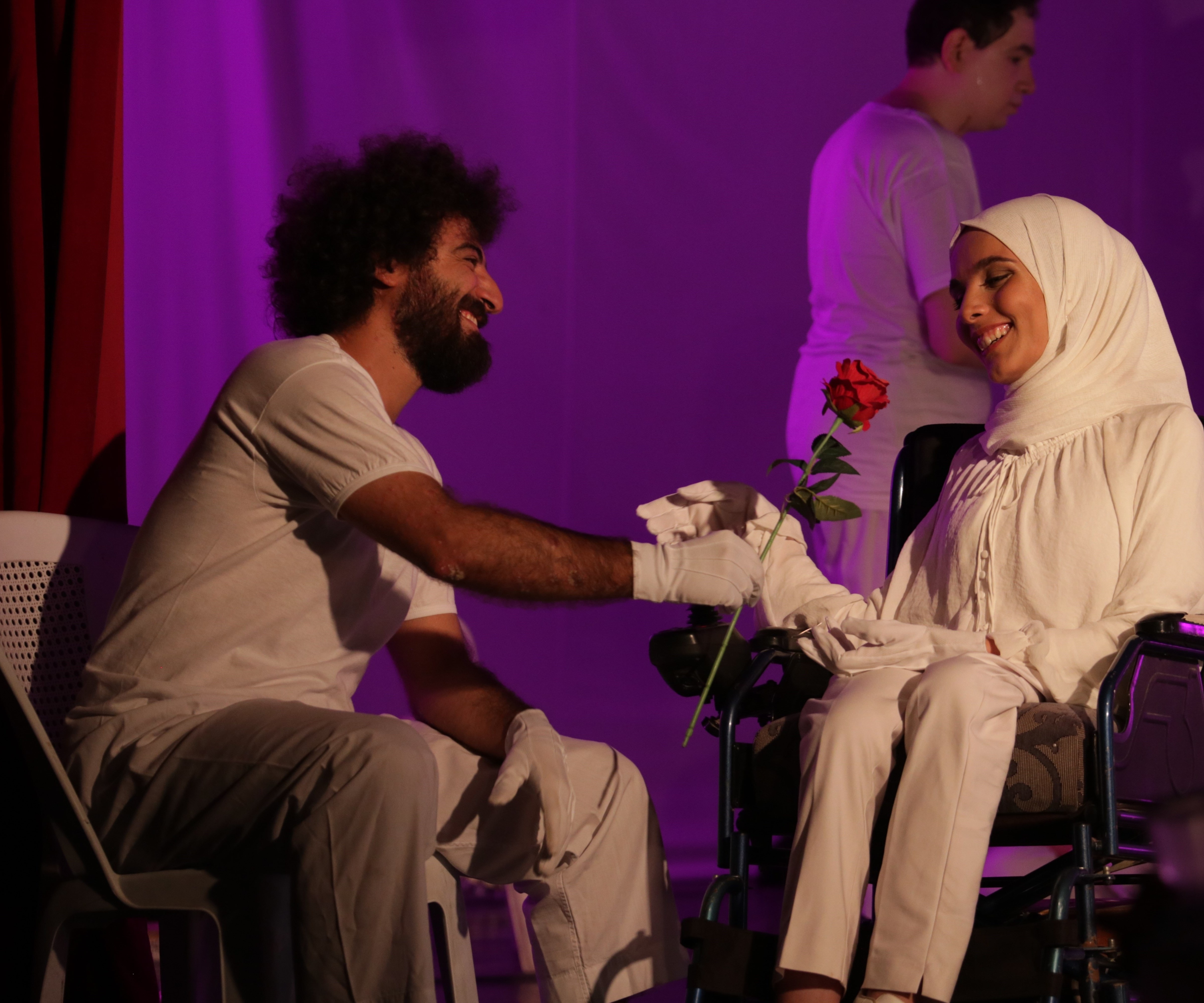 مدرب المسرح لذوي الإعاقة أبو سرايا: المسرح يتسع للجميع مدرب المسرح لذوي الإعاقة أبو سرايا: المسرح يتسع للجميع
