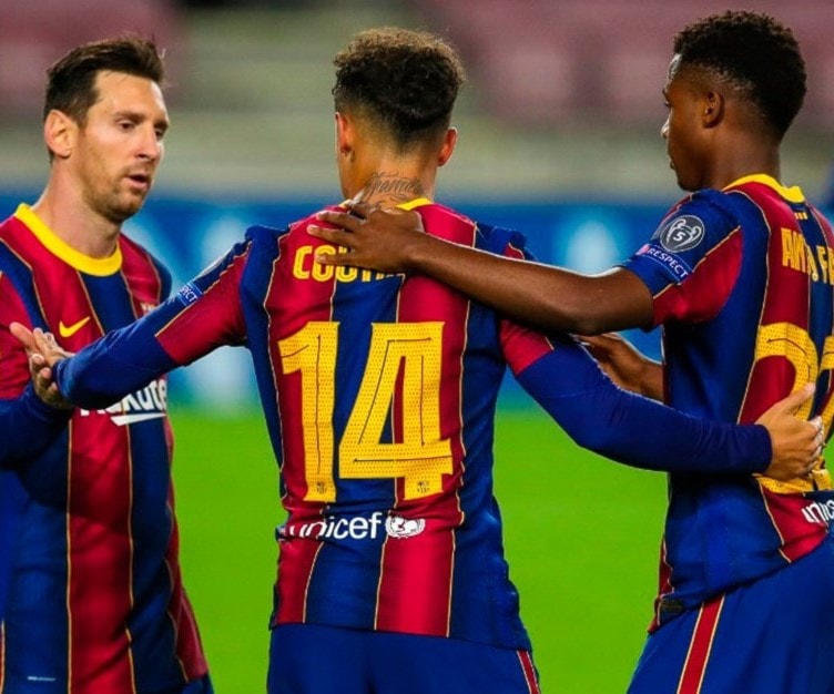 فاتي وكوتينيو وميسي في مباراة دوري الأبطال الأولى فاتي وكوتينيو وميسي في مباراة دوري الأبطال الأولى
