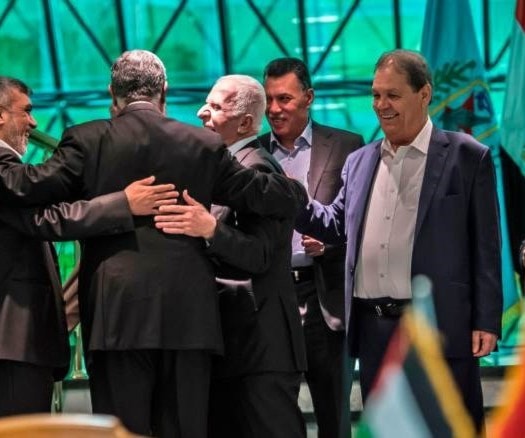 الحوار الفلسطيني.. بين الآمال والواقع الحوار الفلسطيني.. بين الآمال والواقع